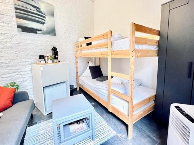Logies By Suzan Hotel Хаселт Екстериор снимка